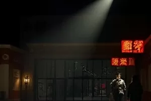 横版剧照：《深夜食铺》凌晨街边亮着灯的小摊